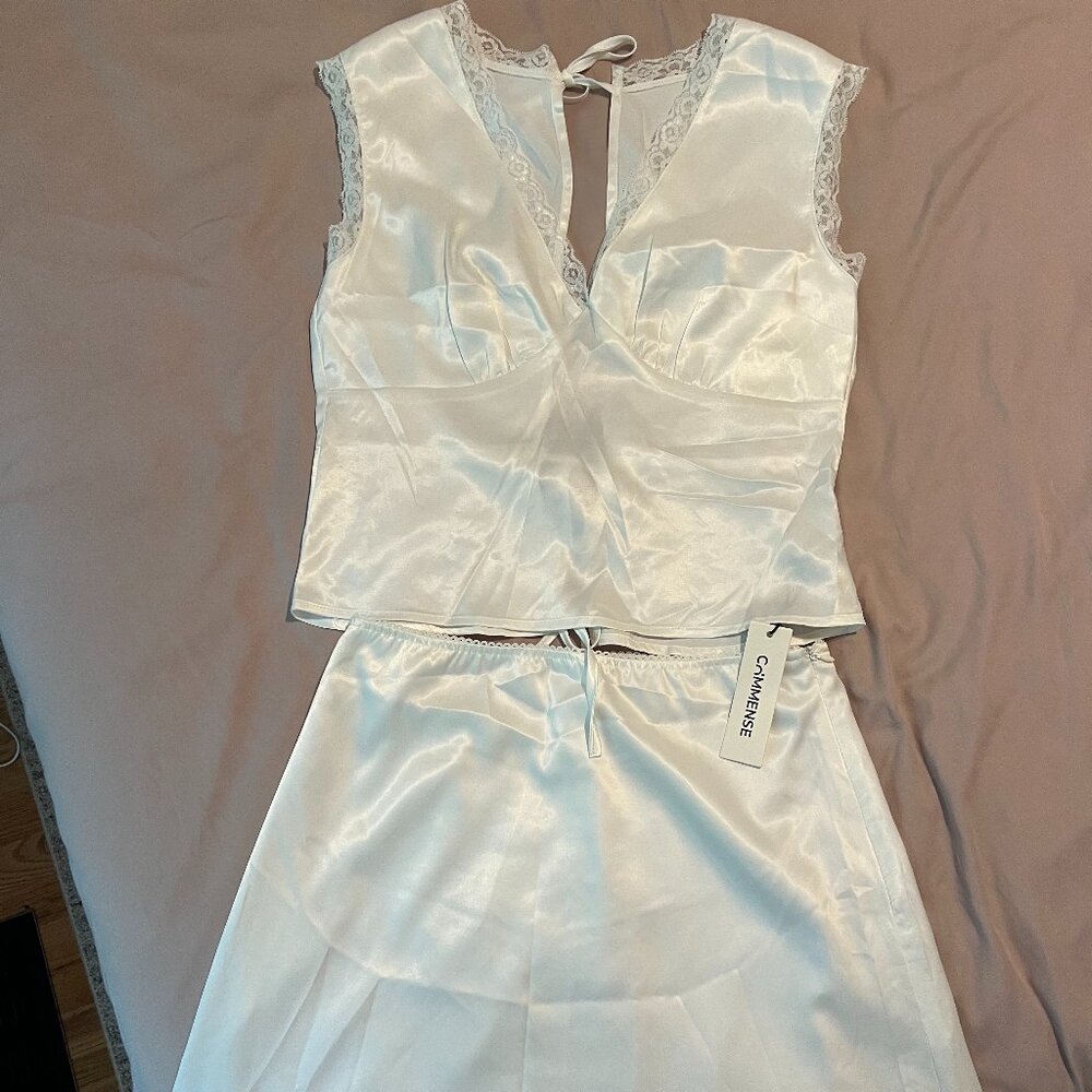 Commense White Skirt Set